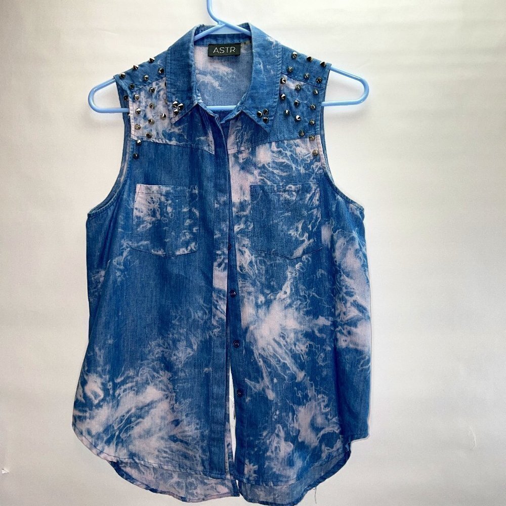 𝅺astr Studded Stone Wash Top M